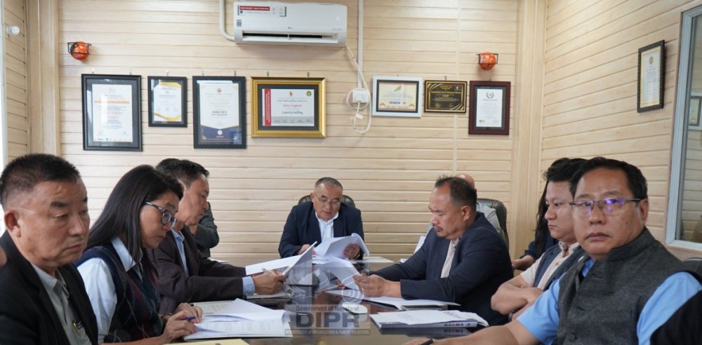 Advisor, New & Renewable Energy, NSDMA, Z Nyuseitho Nythe, chairing the emergency meeting with all the line departments at the NSDMA Conference Hall, Nagaland Civil Secretariat, Kohima on September 15. (DIPR Photo)